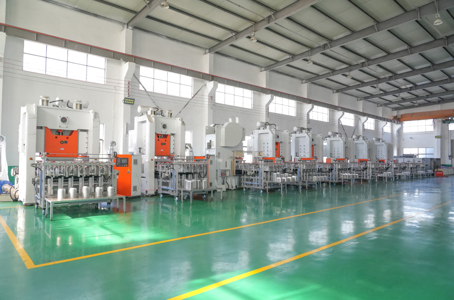 Najnowsze blogi firmy Głęboki przegląd Analiza oparta na danych rdzenia linii produkcyjnej pojemników z folii aluminium