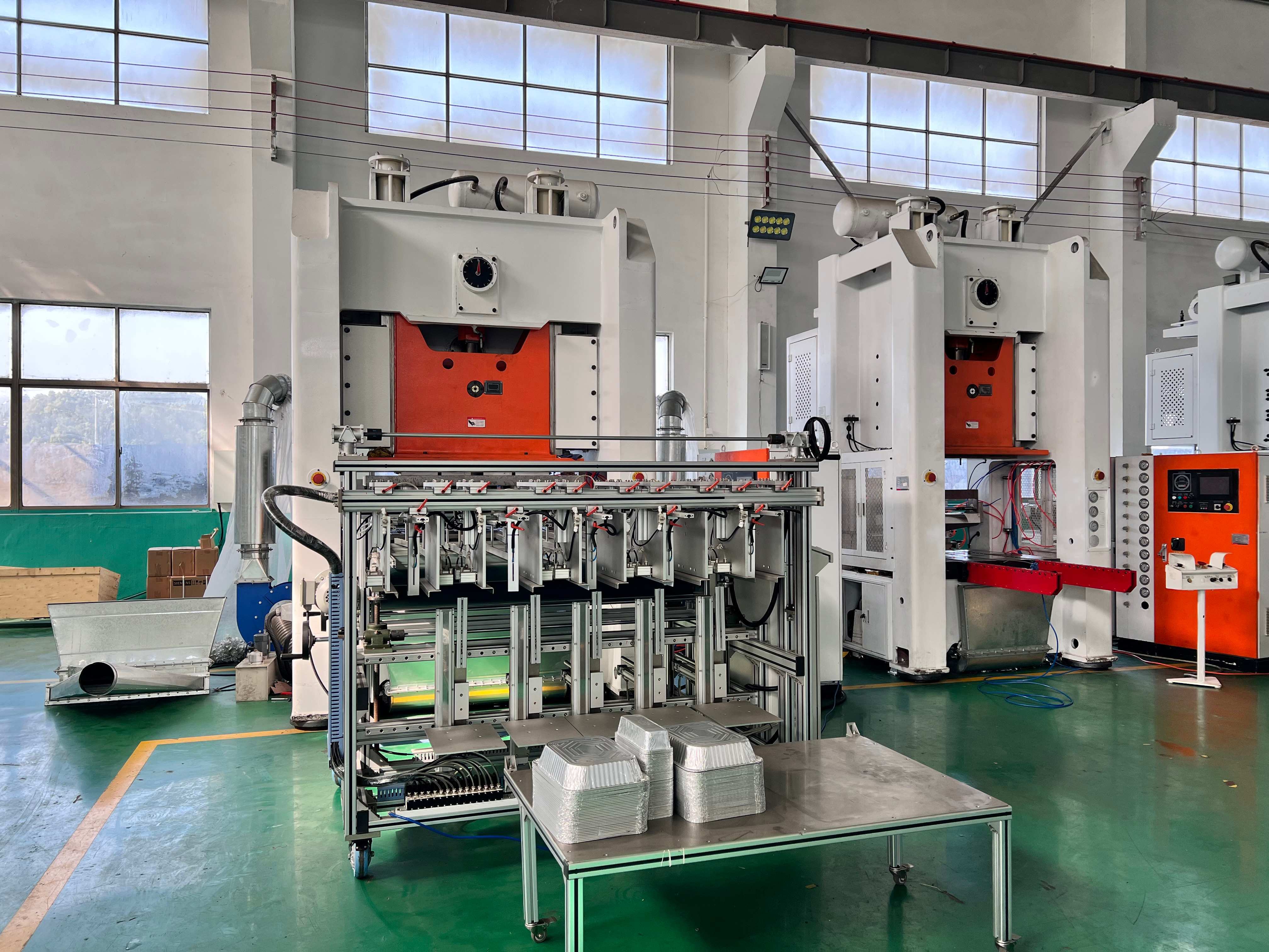 Najnowsze blogi firmy Wgląd w proces. Wybór materiału i kontrola kosztów w liniach produkcyjnych folii aluminiowej