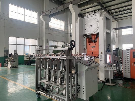 kupować Dostosowalna półautomatyczna maszyna do tworzenia pojemników z folii aluminiowej o mocy 26 kW online manufacture
