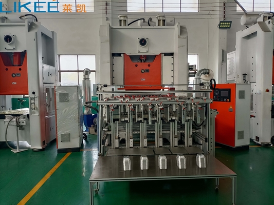 kupować Precyzja Mitsubishi PLC System sterowania SIEMENS Motor Aluminium Foil Container Making Machine online manufacture