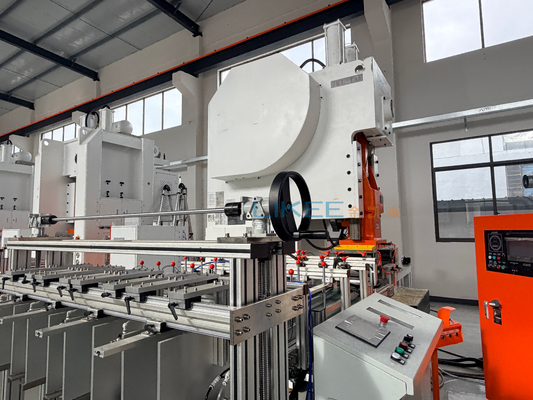 kupować C Frame Aluminium Foil Container Machine z usługową instalacją za granicą i 24/7 wsparciem po sprzedaży produkcja online