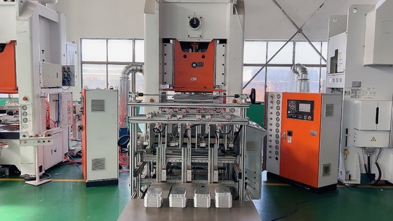 Maszyna do produkcji pojemników na żywność z aluminium 3-fazowa 26KW Mitsubishi PLC