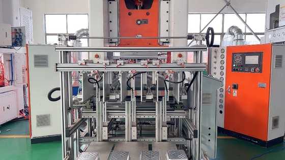 Maszyna do produkcji pojemników z folii aluminiowej o dużej wydajności sterowana przez PLC