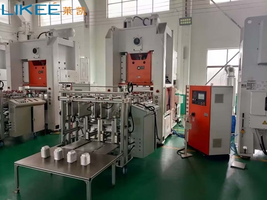 Wysokowydajna linia produkcyjna pojemników z folii aluminiowej 14500KG z sterowaniem Mitsubishi PLC