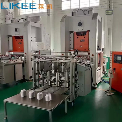Linia produkcyjna pojemników z folii aluminiowej o wydajności 12000 szt./h z wymaganiem ciśnienia powietrza 0,8 MPa