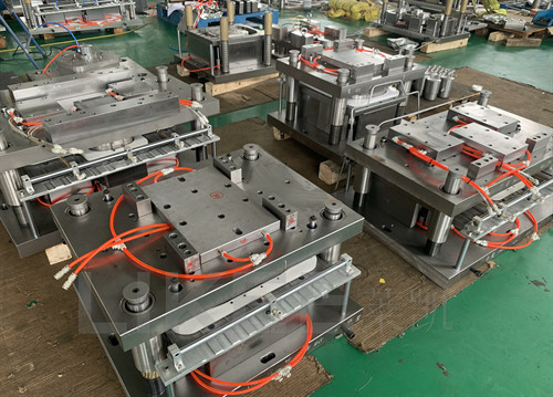 Zastosowany projekt Aluminium Foil Container Mould z długą żywotnością