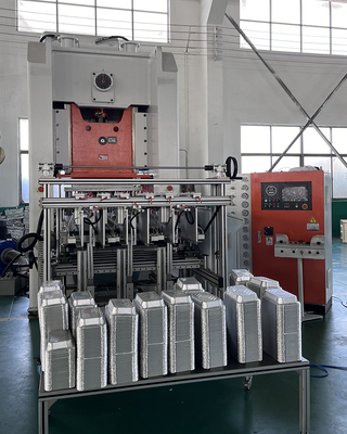 Mitsubishi PLC sterowana aluminiowa folia pojemnik Maszyna do produkcji z długą żywotnością