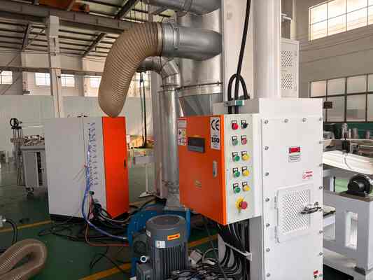 Maszyna do produkcji pojemników z folii aluminiowej, cienkich, okrągłych, łatwych do pakowania tacek na żywność